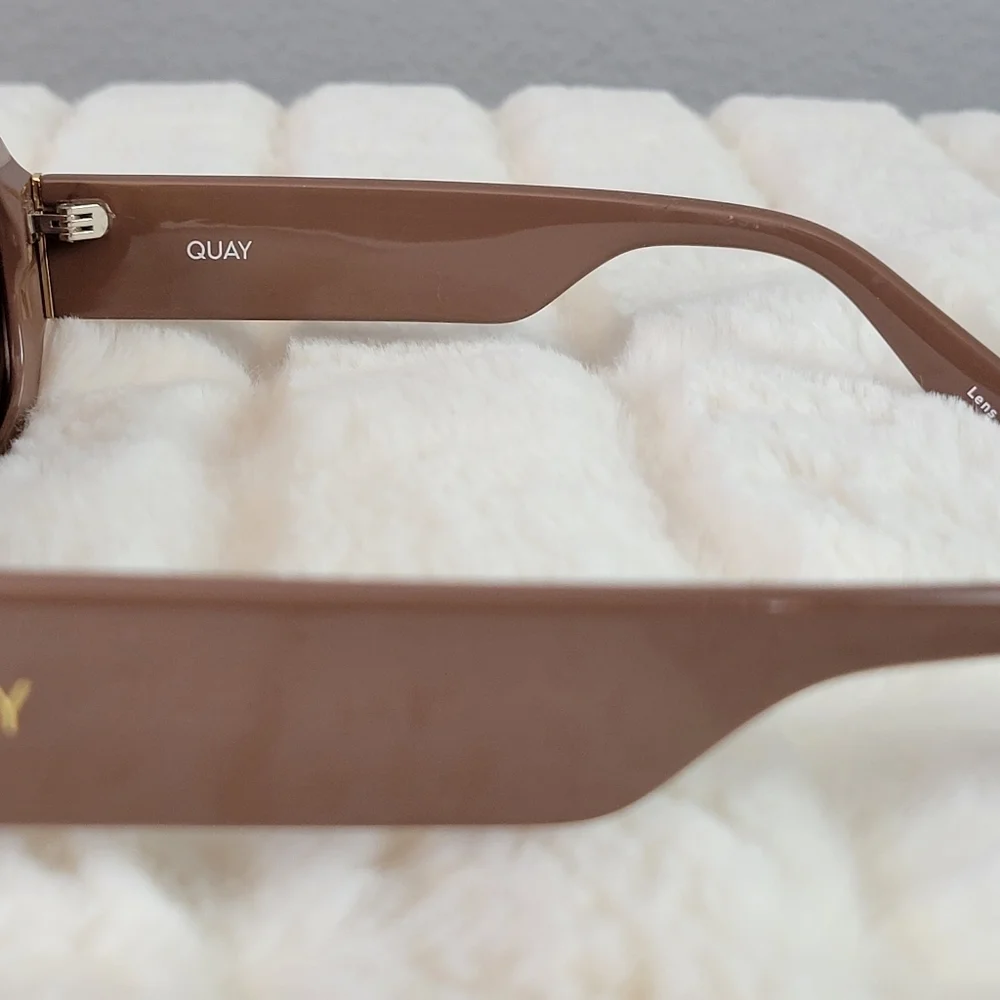 QUAY // ltd ed retro-chic 80's geo-injection oat tan frames brown lenses